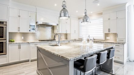 Elegant and functional Kitchen in neutral and timeless tones.