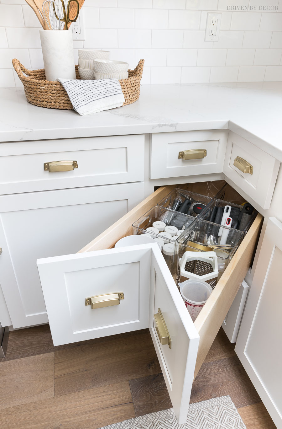 Kitchen corner drawer