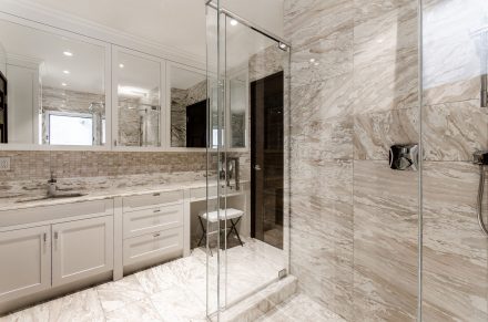 Layout of a traditional bathroom in a spacious interior.