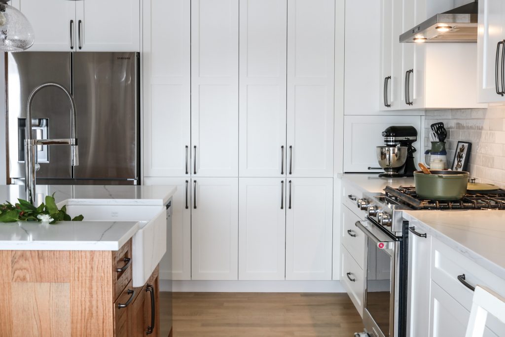 Armoires de cuisine blanches