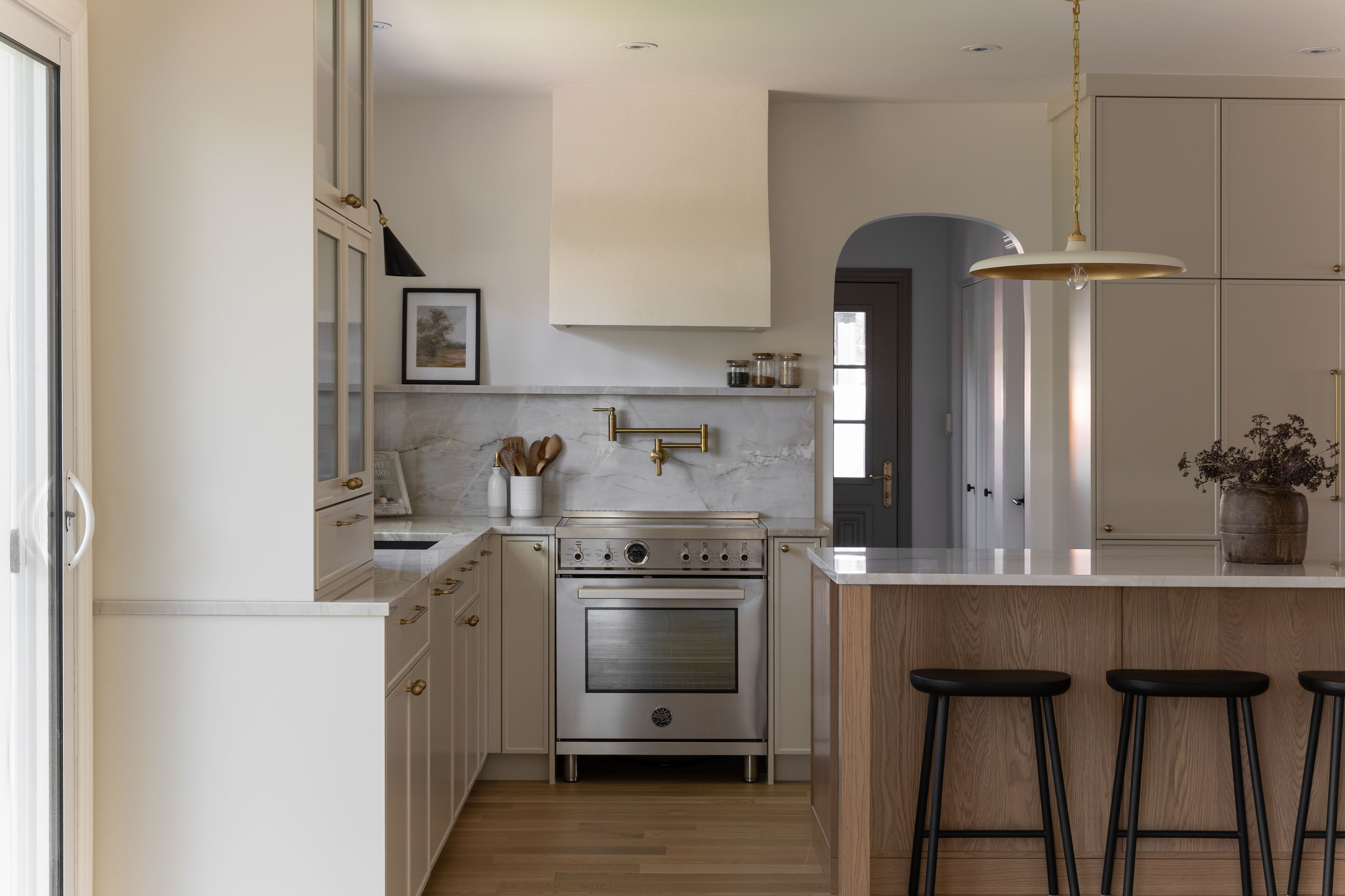 Farmhouse Kitchens Ideas - 10 Custom Designs | Ateliers Jacob